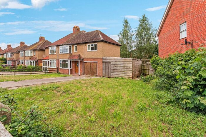 4 Bedroom Semi-Detached House For Sale In Southern Road, Thame, OX9