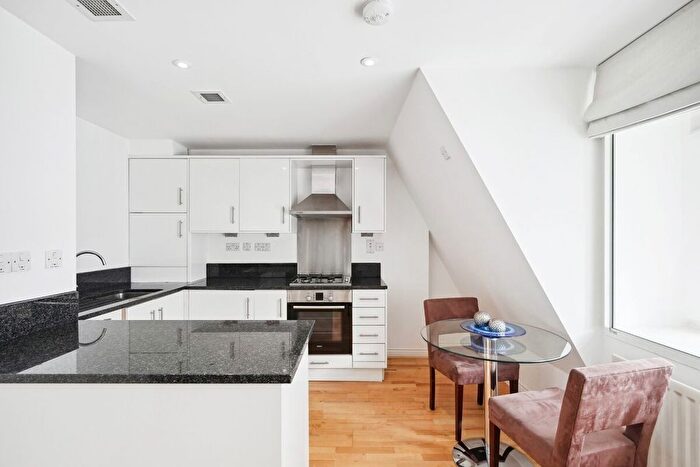 1 Bedroom Flat To Rent In Mortimer Street, London, W1W