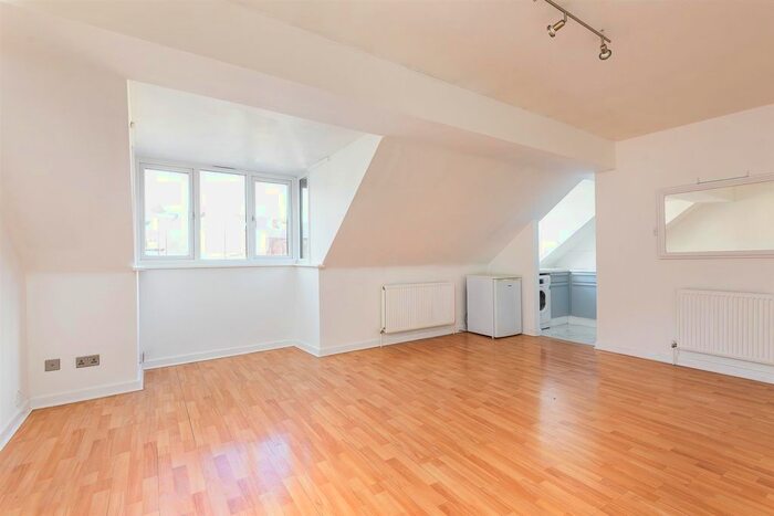 2 Bedroom Flat For Sale In School Road, Crookes, S10