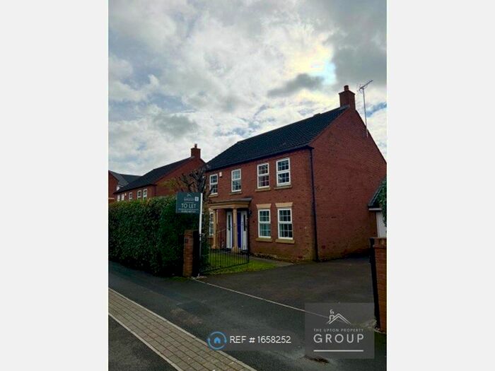 4 Bedroom Detached House To Rent In Valley Gardens Kingsway, Kingsway, Gloucester, GL2