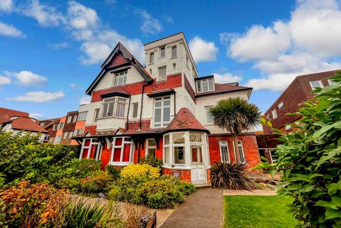 2 Bedroom Flat To Rent In Victoria Drive, Bognor Regis, West Sussex, PO21