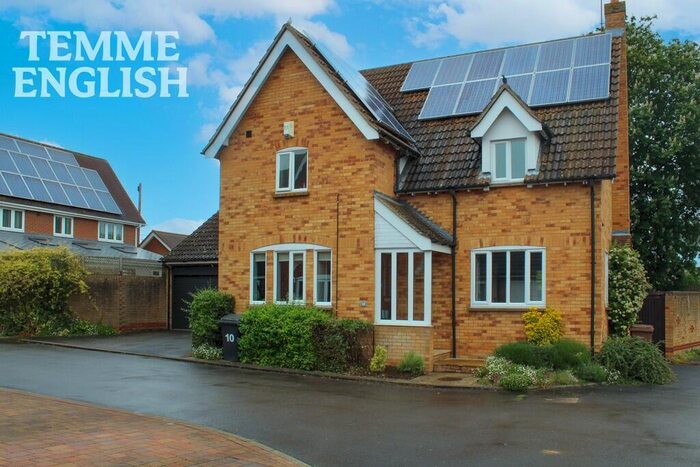 4 Bedroom Detached House For Sale In East Hanningfield Road, CM3