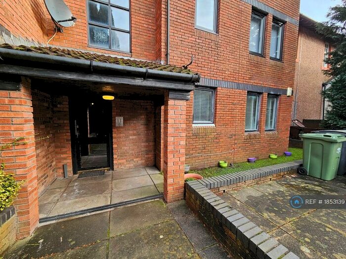 2 Bedroom Flat To Rent In Lylesland Court, Paisley, PA2