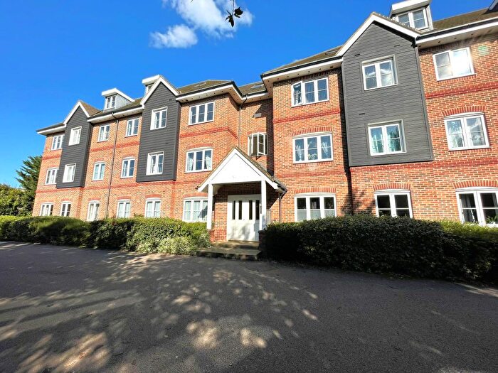 2 Bedroom Flat To Rent In Cadwell Lane, Hitchin, SG4
