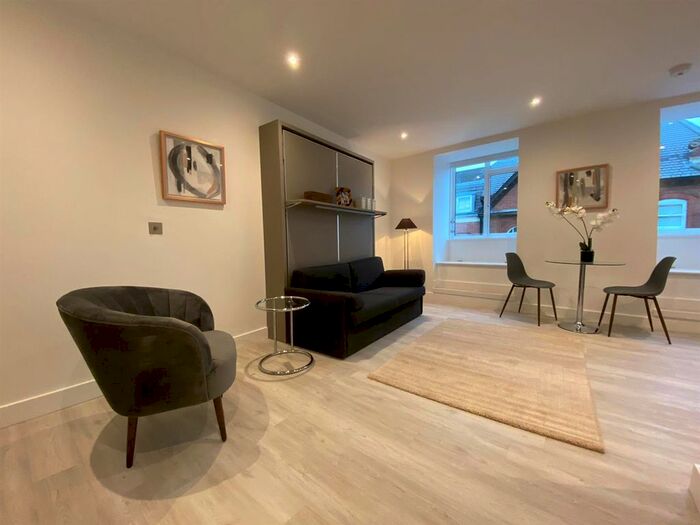 Studio To Rent In Broadway House, Queen Street, Maidenhead, SL6