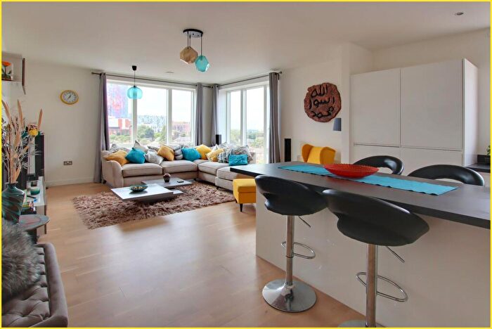 2 Bedroom Apartment For Sale In Yardmaster House, Cross Road, East Croydon, CR0