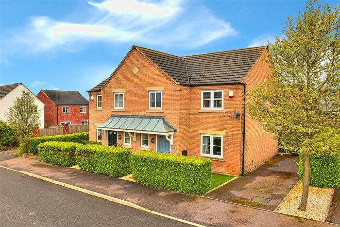 3 Bedroom Semi-Detached House For Sale In Cecilia Avenue, Rothwell, Kettering, NN14