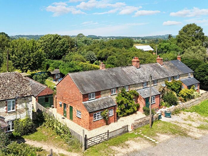 4 Bedroom End Of Terrace House For Sale In Baulking, Faringdon, SN7