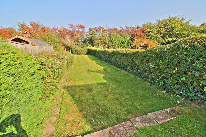 1 Bedroom Town House To Rent In Hobney Rise, BN24