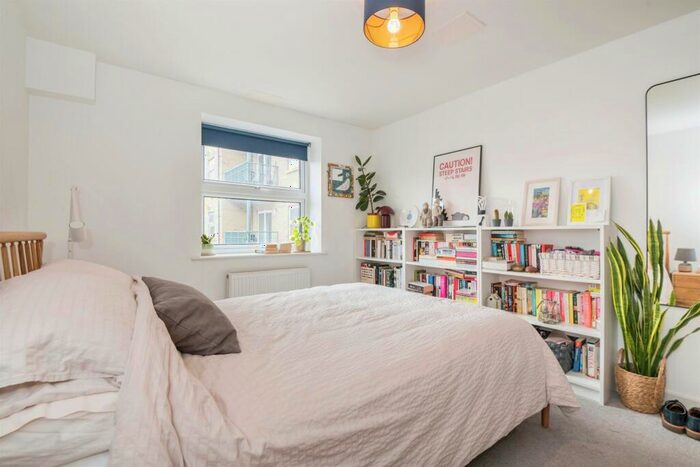 1 Bedroom Flat For Sale In Neptune Way, Southampton, SO14
