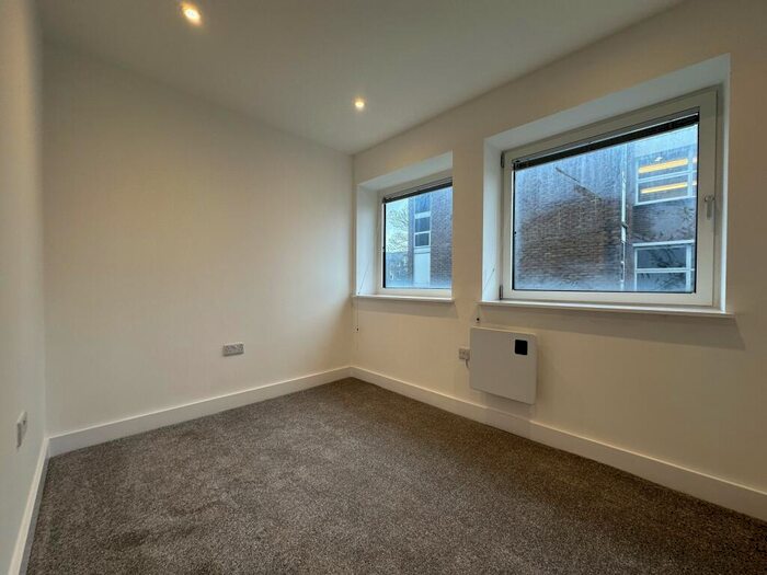 2 Bedroom Flat To Rent In Copper Box, Crosby Road North, Liverpool, Merseyside., L22