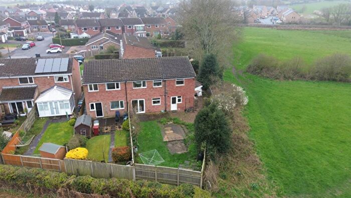 4 Bedroom Semi-Detached House For Sale In Fernwood Close, Shirland, Alfreton, DE55