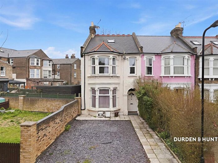 5 Bedroom Flat To Rent In Bulwer Road, Leytonstone, E11