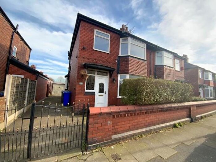 3 Bedroom Semi-Detached House To Rent In Woodbridge Avenue, Audenshaw, Manchester, M34