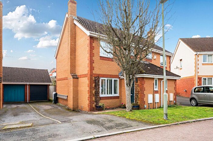 3 Bedroom Semi-detached House For Sale In Bucknill Close, Exminster, Exeter, EX6