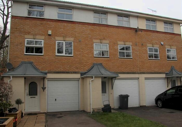 3 Bedroom Terraced House To Rent In Helegan Close, Orpington, Kent, BR6