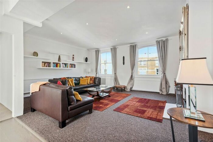 3 Bedroom Flat To Rent In Askew Road, London, W12
