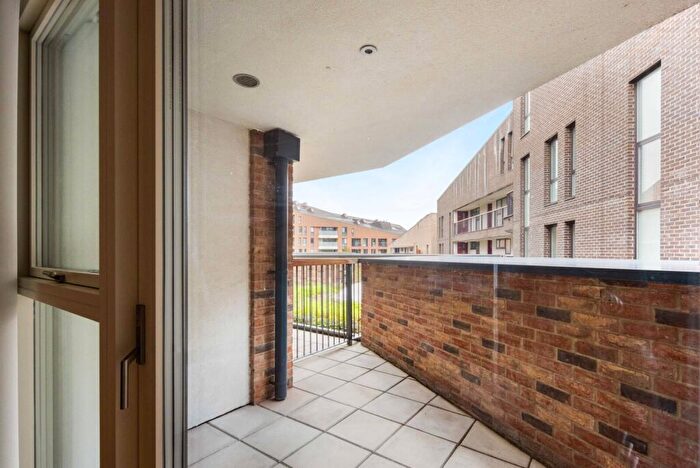 1 Bedroom Flat For Sale In Giles Court, Tabernacle Gardens, London, E2