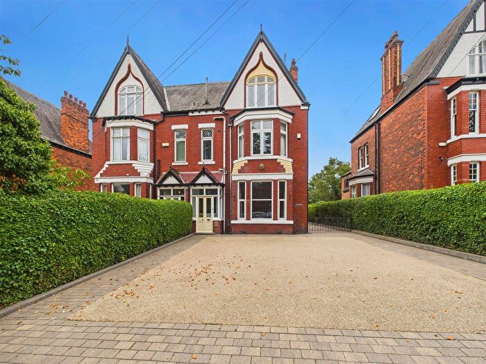 5 Bedroom Semi-detached House For Sale In Ferriby Road, Hessle, HU13