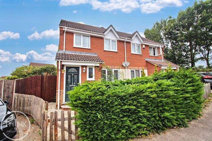 3 Bedroom Semi-Detached House For Sale In Heath Close, Horsford, NR10