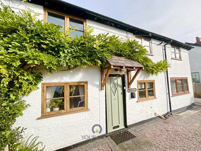 3 Bedroom Detached House For Sale In Barley Mow Lane, Catshill, Bromsgrove, Worcestershire, B61