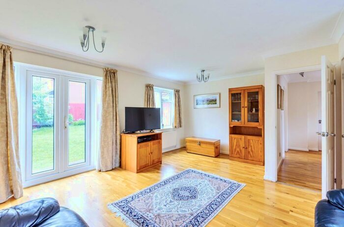 5 Bedroom Detached House For Sale In Merrow, Guildford, Surrey, GU4
