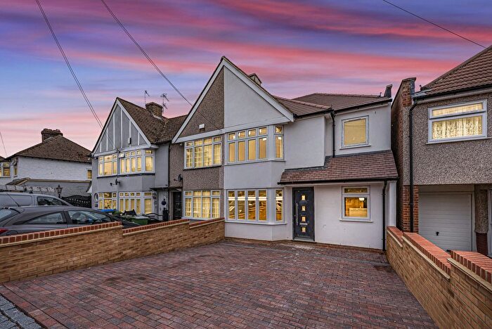4 Bedroom End Of Terrace House For Sale In Palm Avenue, Sidcup, DA14