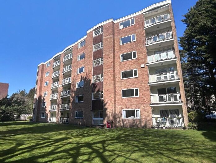1 Bedroom Apartment For Sale In Lindsay Road, Branksome Park, BH13