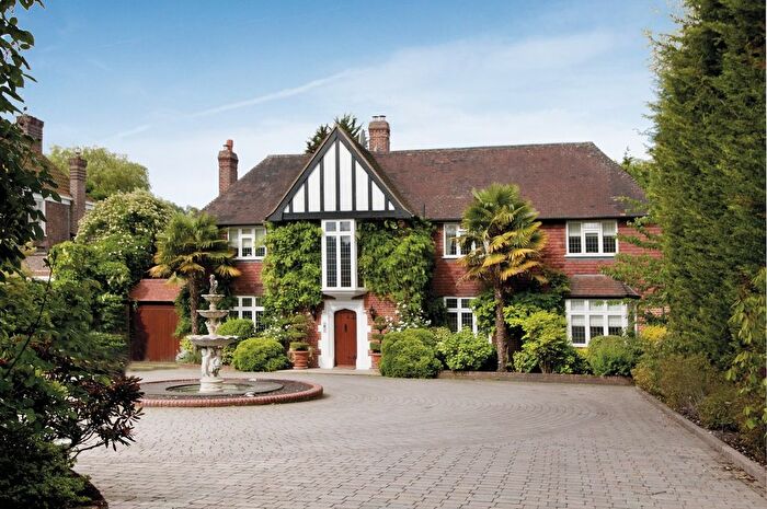 5 Bedroom Property To Rent In Oakview, Cockfosters Road, Hadley Wood, Hertfordshire, EN4