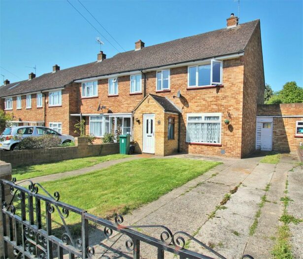 3 Bedroom End Of Terrace House To Rent In Nine Elms Avenue, Uxbridge, Middlesex, UB8