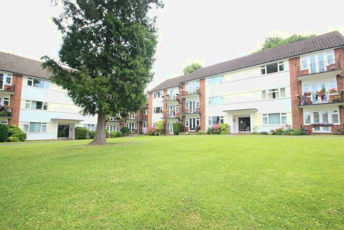 2 Bedroom Flat To Rent In Lindfield Gardens, Guildford, GU1