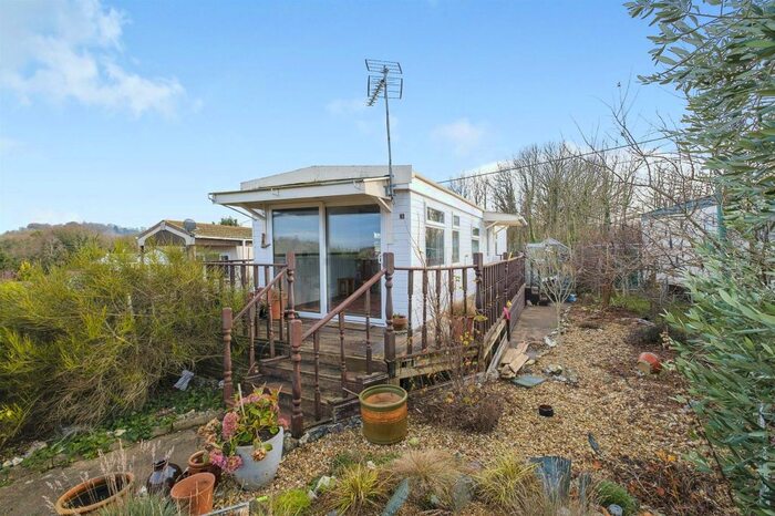 2 Bedroom Mobile/park Home For Sale In Ladyway, Idmiston, Salisbury SP4