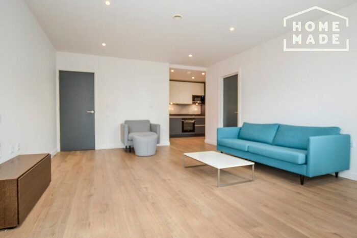 3 Bedroom Flat To Rent In Merchant House, Stratford, E20
