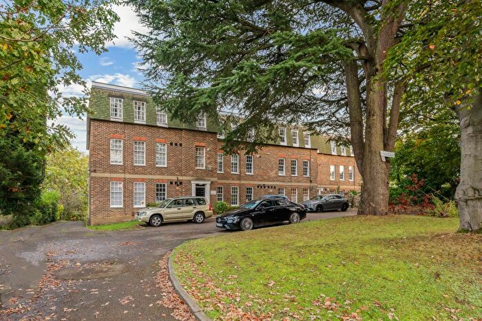 3 Bedroom Apartment To Rent In Mays Hill Road, Bromley, BR2