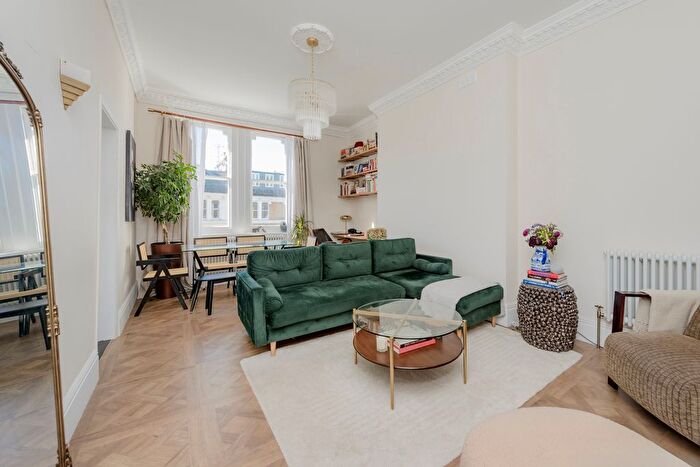 2 Bedroom Flat To Rent In Sinclair Road, W14