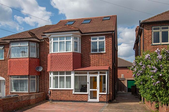 4 Bedroom Semi Detached House For Sale In Longacre Road, Walthamstow, E17