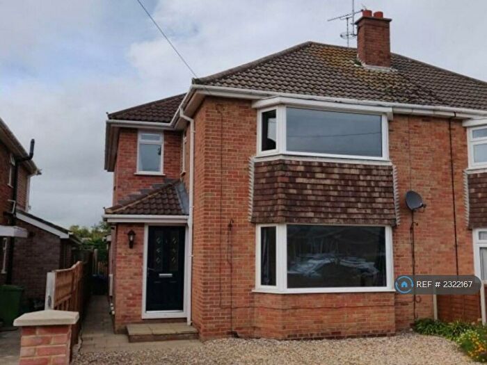 4 Bedroom Semi-Detached House To Rent In Everest Road, Cheltenham, GL53