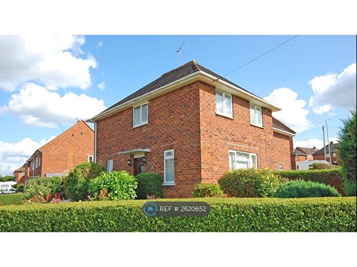 3 Bedroom Semi-Detached House To Rent In Stourton Drive, Wolverhampton, WV4