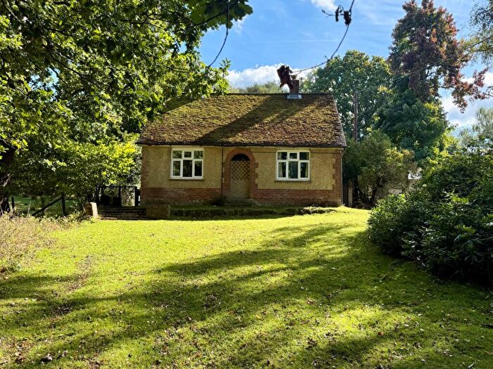 2 Bedroom Detached House For Sale In Furze Hill, Fordingbridge, SP6