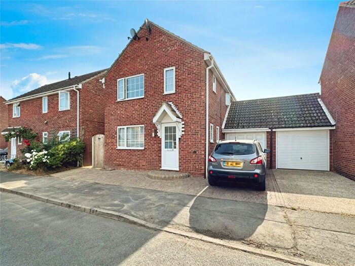 4 Bedroom Link Detached House For Sale In Lupin Way, Clacton-on-Sea, Essex, CO16