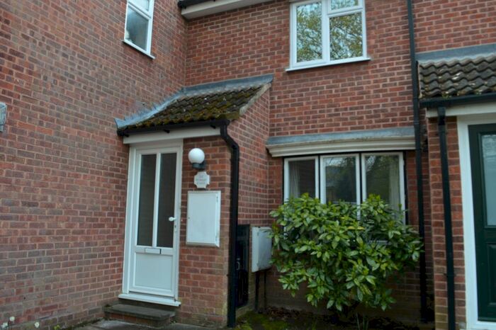 1 Bedroom Terraced House To Rent In Grange Close, Hertford, SG14