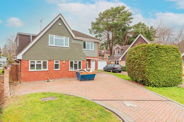 4 Bedroom Property To Rent In Ingle Glen, Finchampstead, Wokingham, RG40