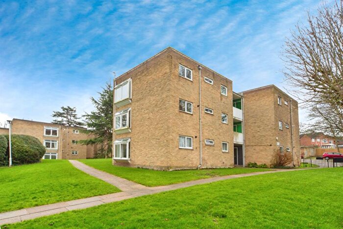 2 Bedroom Flat For Sale In Mount Way, Wirral, CH63