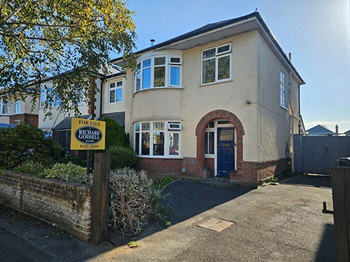 3 Bedroom Detached House For Sale In Corhampton Road, Boscombe East, BH6