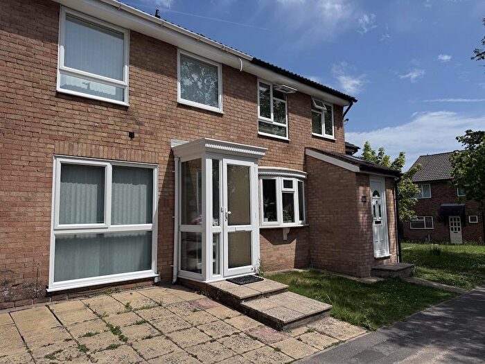3 Bedroom Terraced House For Sale In Payne Close, Crawley, RH10