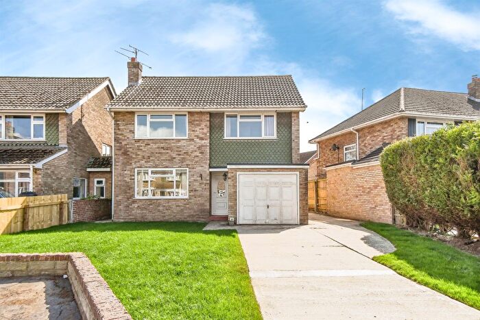 3 Bedroom Detached House For Sale In Frankton Gardens, Swindon, SN3