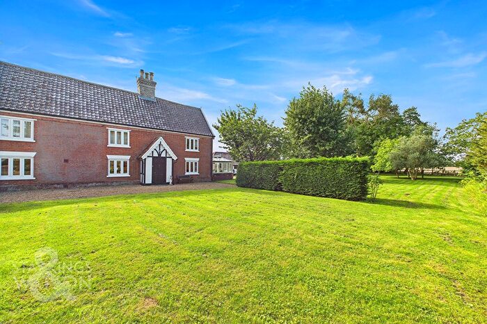 5 Bedroom Detached House For Sale In The Street, Weybread, Diss, IP21