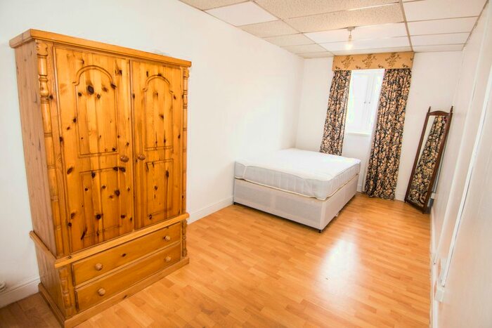 1 Bedroom Flat To Rent In Kember Street, Islington, N1