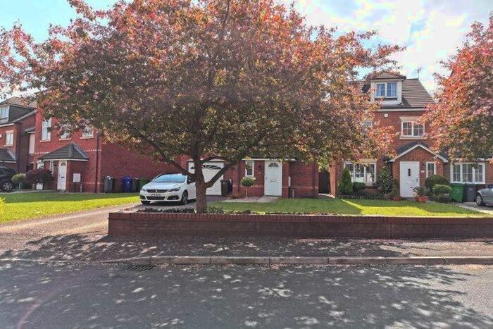 3 Bedroom Detached House To Rent In Chelsfield Grove, Manchester, M21