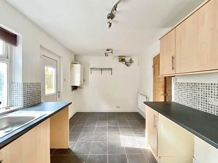 3 Bedroom Terraced House For Sale In Queens Square, Stone, ST15 - Photo 7